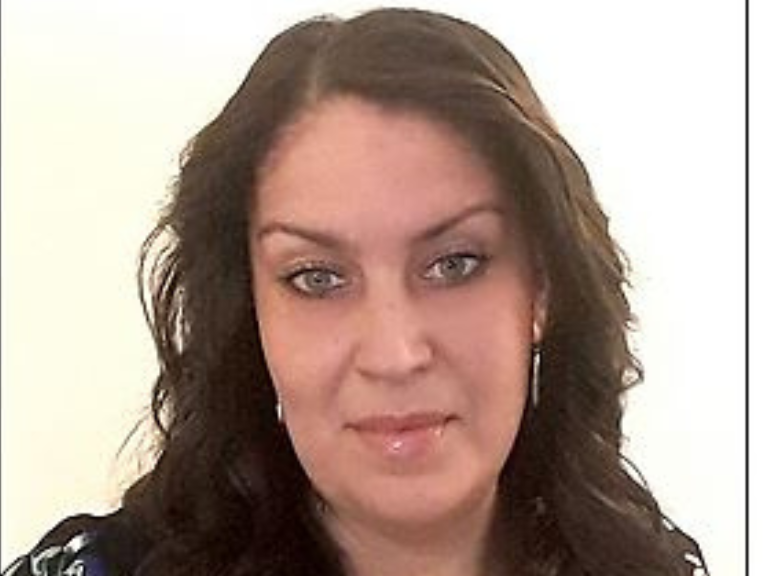 Headshot of Helene Quezada
