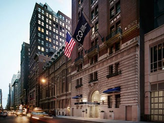 exterior of Club Quarters hotel
