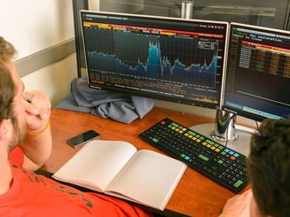 picture of students in the Bloomberg Finance Lab