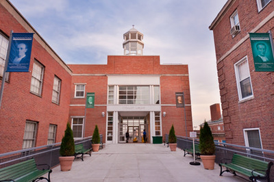 campus walkway between two buildings