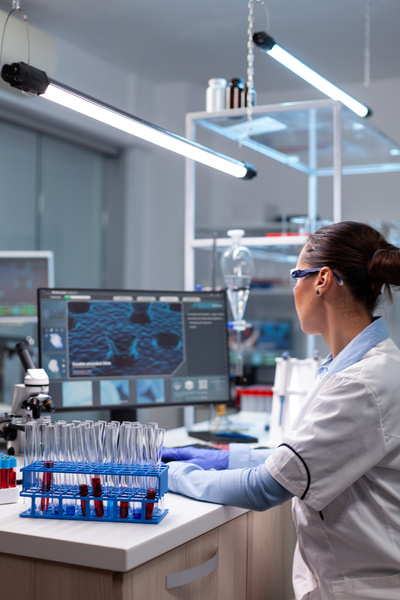 Woman in a chemistry lab